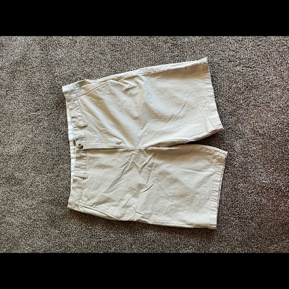 Men’s Shorts - Picture 4 of 4